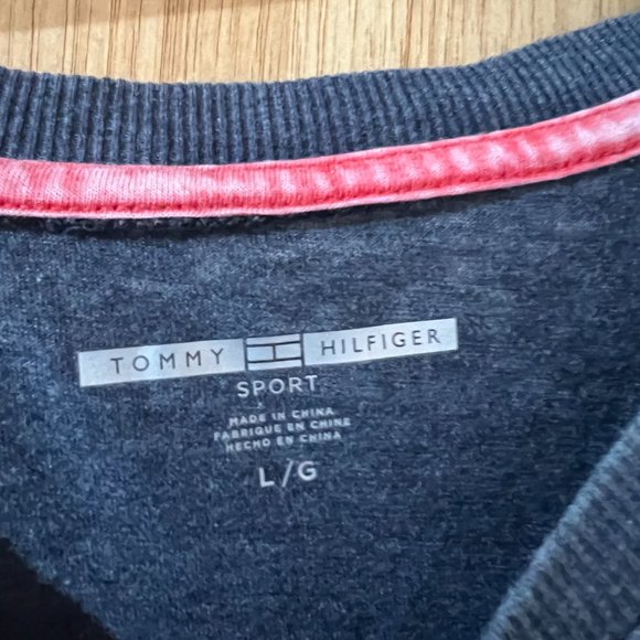 Sleeveless Shirt - Picture 2 of 2